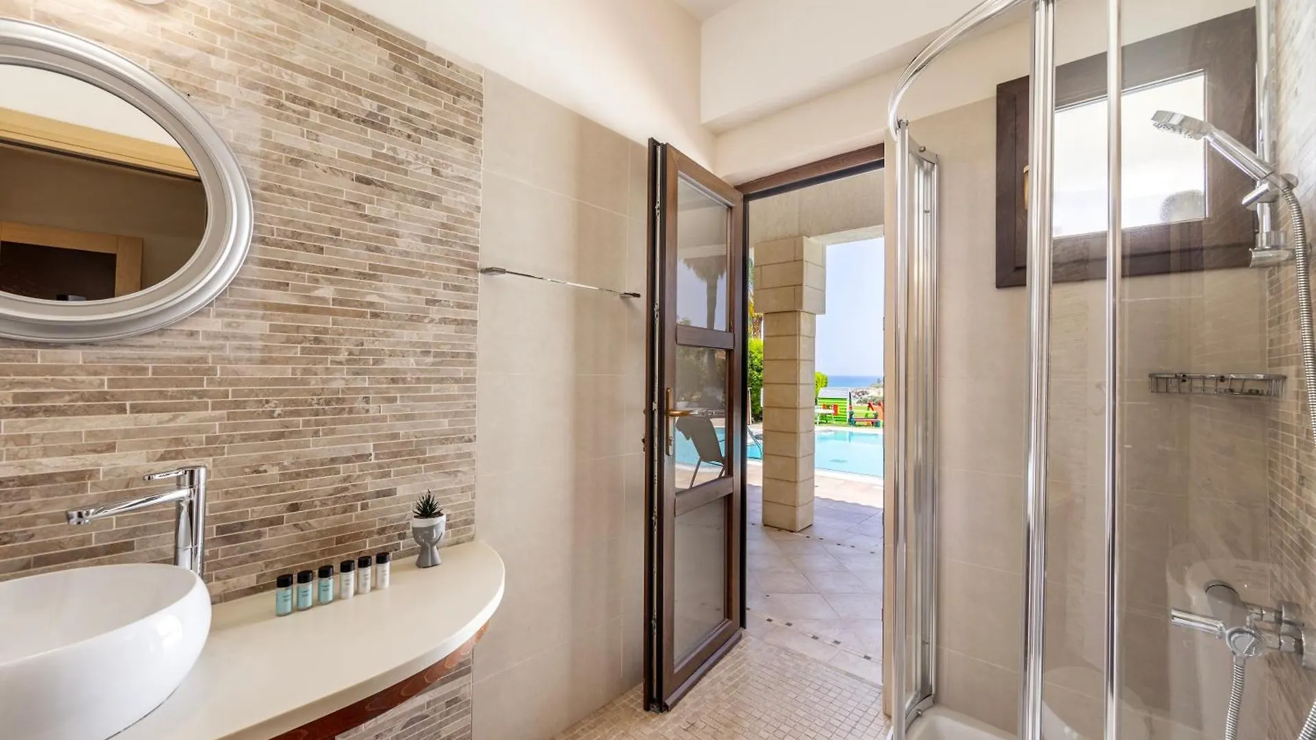 Sunnyvillas: 4Br Seafront Villa*Private Pool*Bw44 Protaras